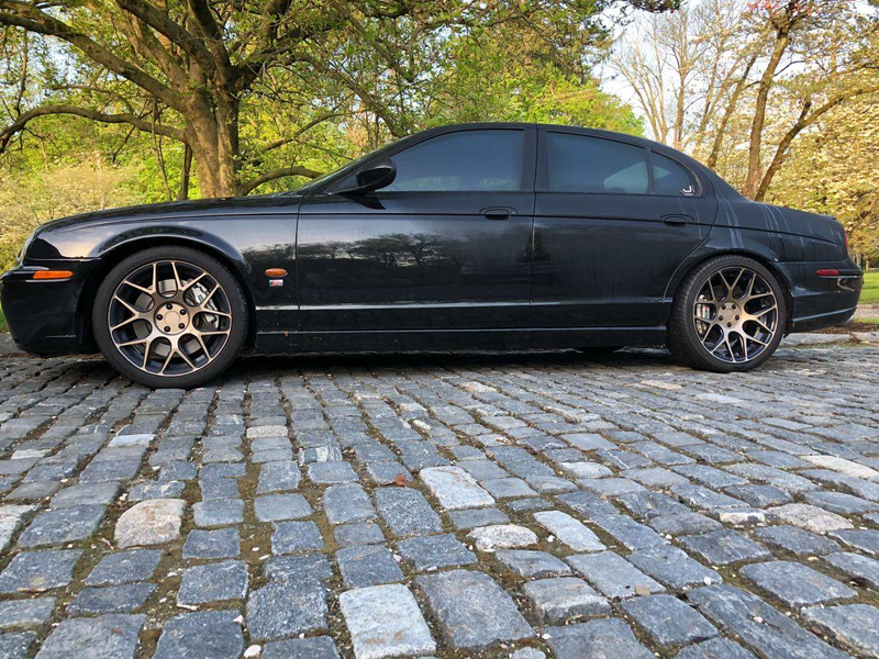 Illustration for article titled At $9,500, Could This 2003 Jaguar S-Type R Turn You Into a Cat Lover?